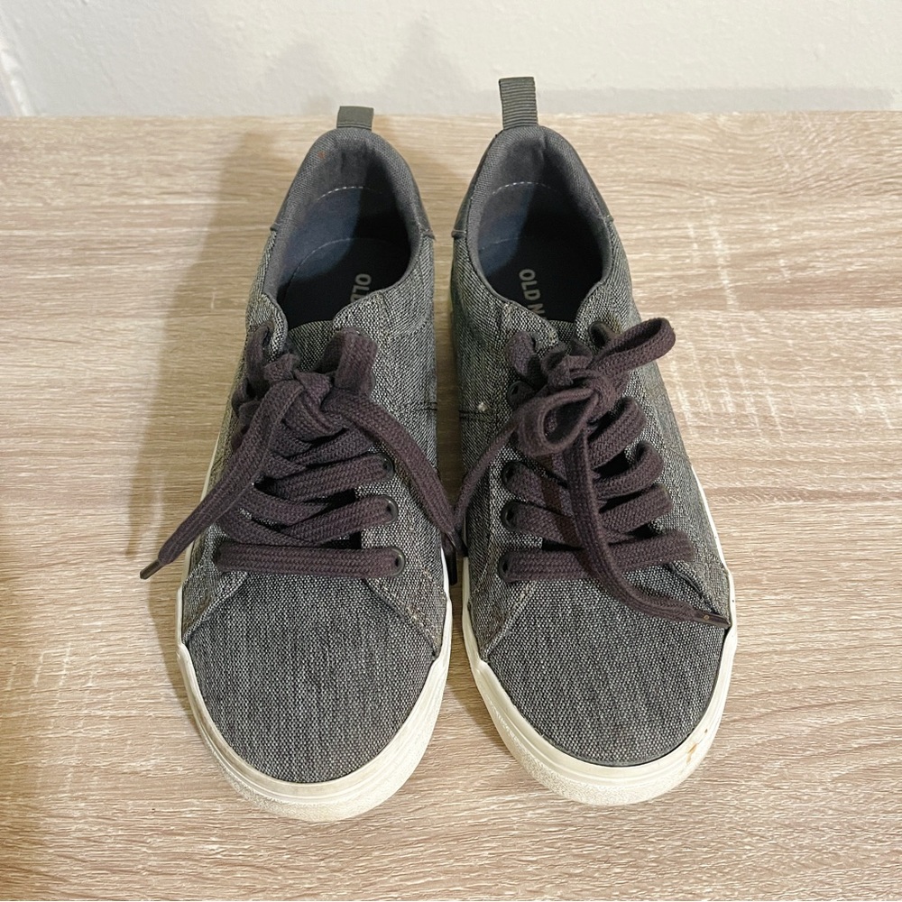 Kids Shoes - Picture 2 of 6